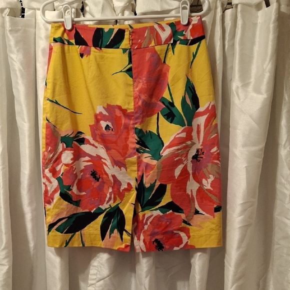Ann Taylor Yellow Pencil Skirt Resort Wear 4 💚💚💚💚 - Picture 4 of 10